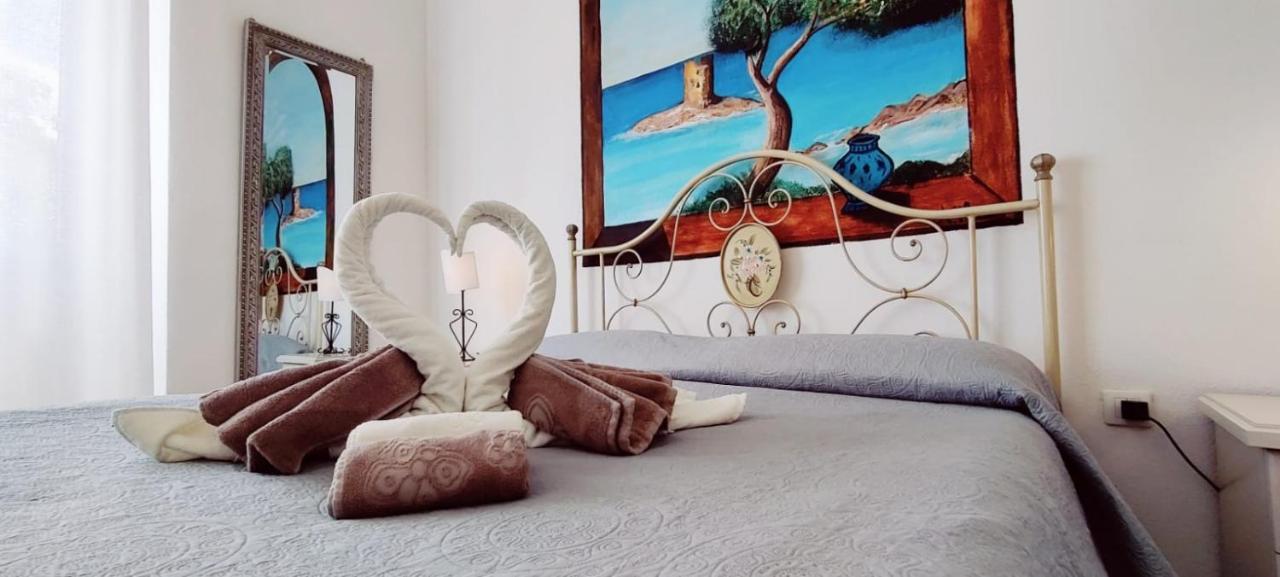 La Porta Sulla Costa Bed & Breakfast San Pantaleo Exterior foto