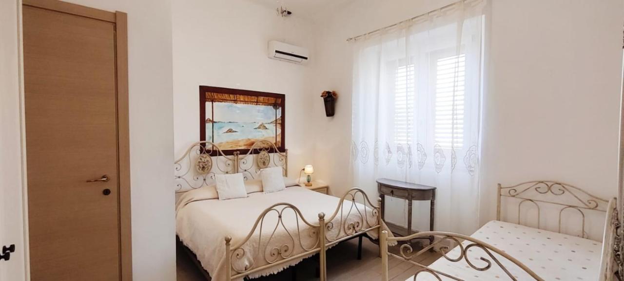 La Porta Sulla Costa Bed & Breakfast San Pantaleo Exterior foto