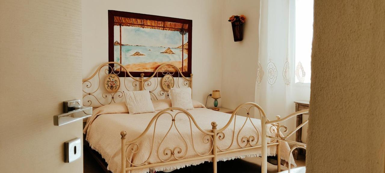 La Porta Sulla Costa Bed & Breakfast San Pantaleo Exterior foto