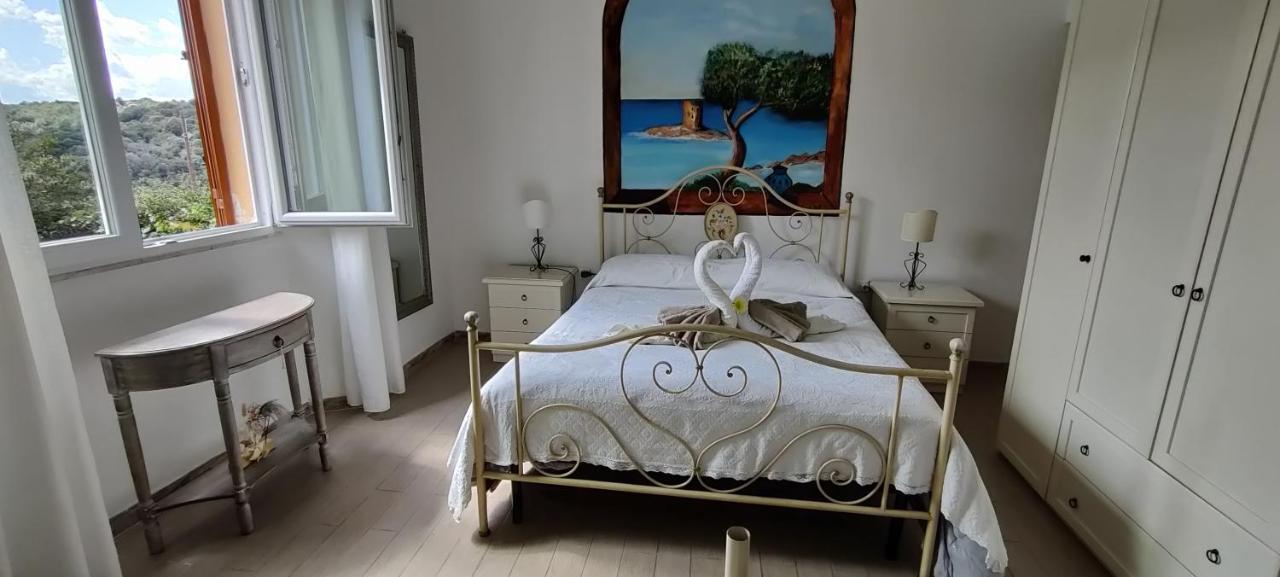 La Porta Sulla Costa Bed & Breakfast San Pantaleo Exterior foto