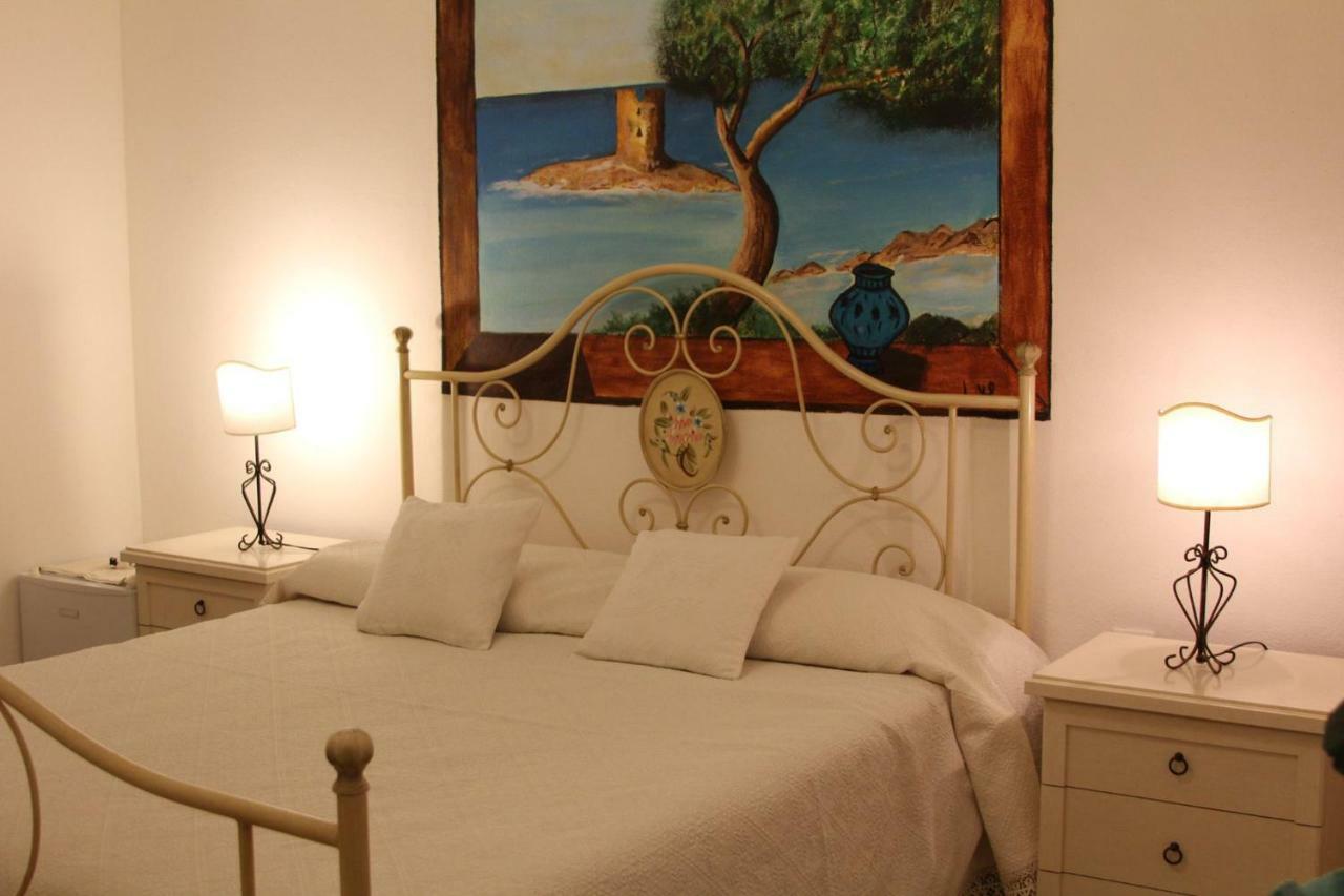 La Porta Sulla Costa Bed & Breakfast San Pantaleo Exterior foto