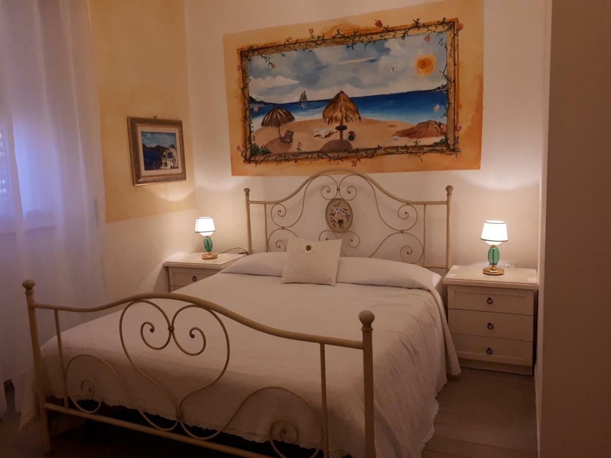 La Porta Sulla Costa Bed & Breakfast San Pantaleo Exterior foto