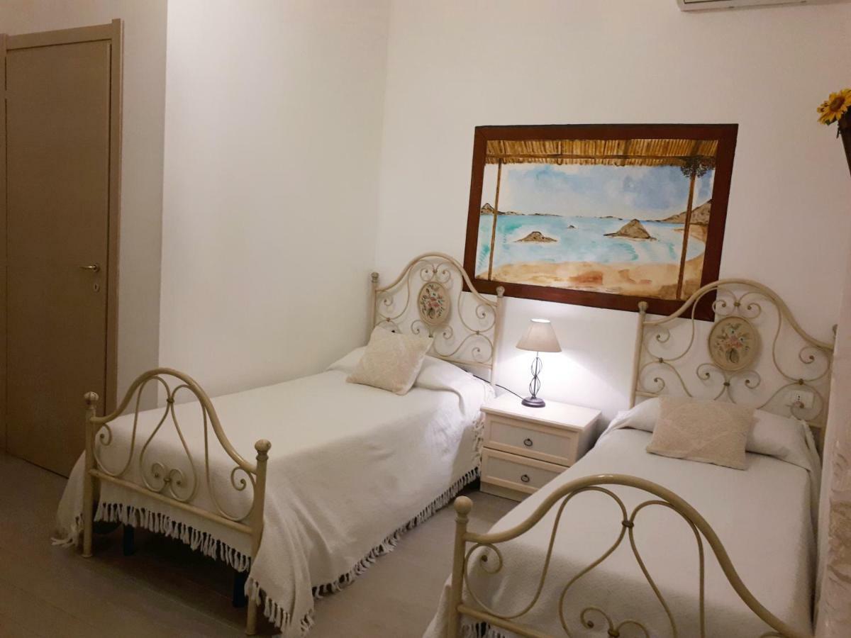 La Porta Sulla Costa Bed & Breakfast San Pantaleo Exterior foto